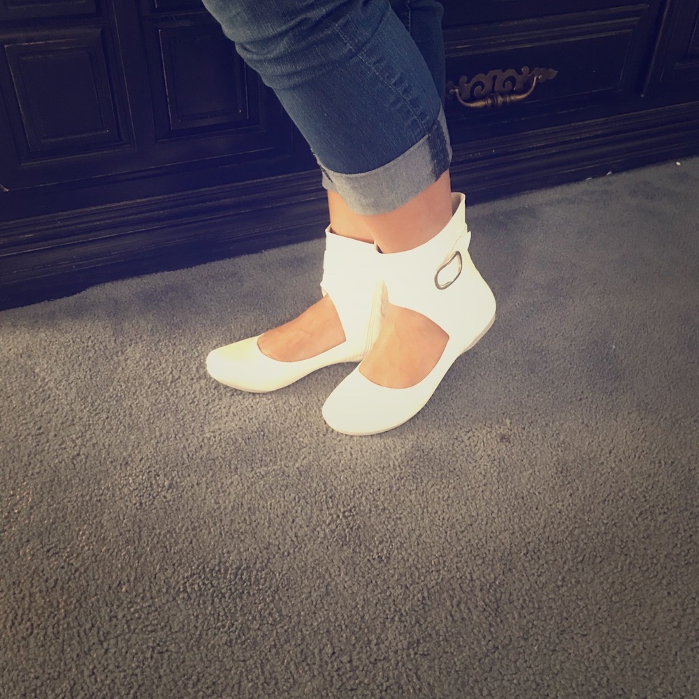 Via Pinky Sz 9 Retro White Shoe Bootie
